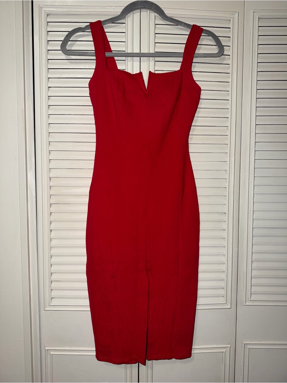 Red Sleeveless Sheath Dress - Elegant Bodycon Midi